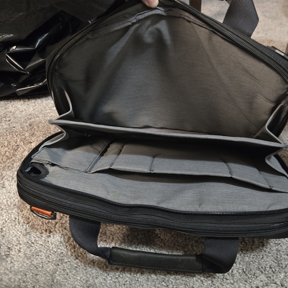 Briggs And Riley Laptop Bag - Picture 4 of 5